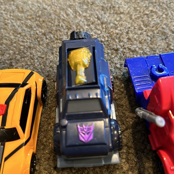 Cars/Trucks Lot Transformer - Picture 7 of 15